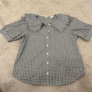 Levi’s plaid button down short sleeves with Peter Pan collar